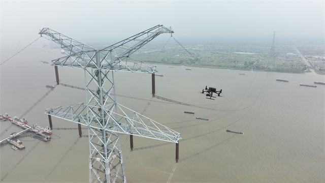 無人機自動巡檢已覆蓋江蘇重要輸電線路(圖1) 無人機自動巡檢已覆蓋江蘇重要輸電線路(圖1)