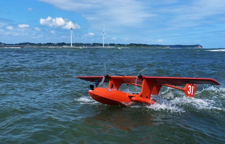 日本一公司開發出水上飛行無人機 可自主飛行(圖1) 日本一公司開發出水上飛行無人機 可自主飛行(圖1)