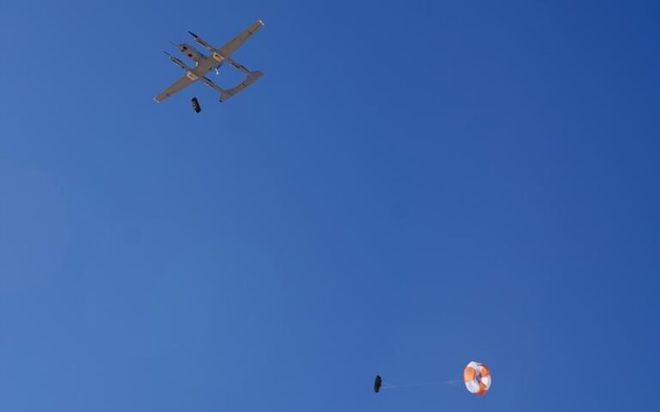 美國陸軍正在練習利用無人機向戰場提供血液(圖1) 美國陸軍正在練習利用無人機向戰場提供血液(圖1)