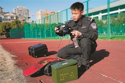 警用無人機時代已至,王牌“飛行員”圓夢(圖1) 警用無人機時代已至,王牌“飛行員”圓夢(圖1)