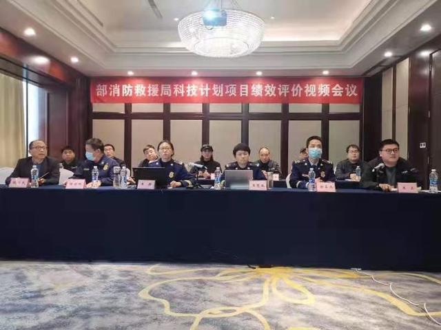 旋翼無人機(jī)實(shí)現(xiàn)了在百米以上高層建筑滅火(圖5)